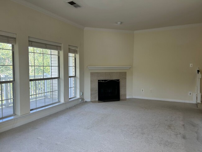 Photo - Third Floor Condo Available Now in Leesburg!