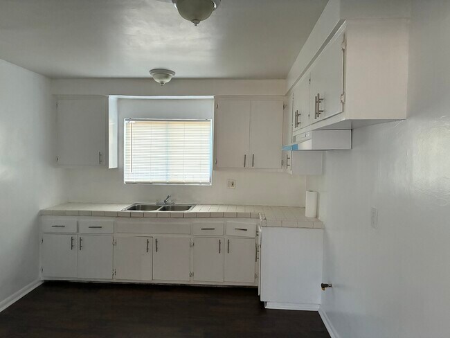 Photo - 410 E 82nd St Unit 2