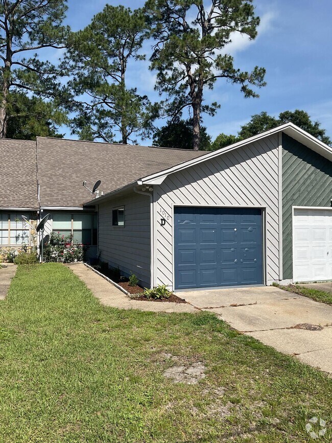 Building Photo - 1010 Pineview Blvd Rental