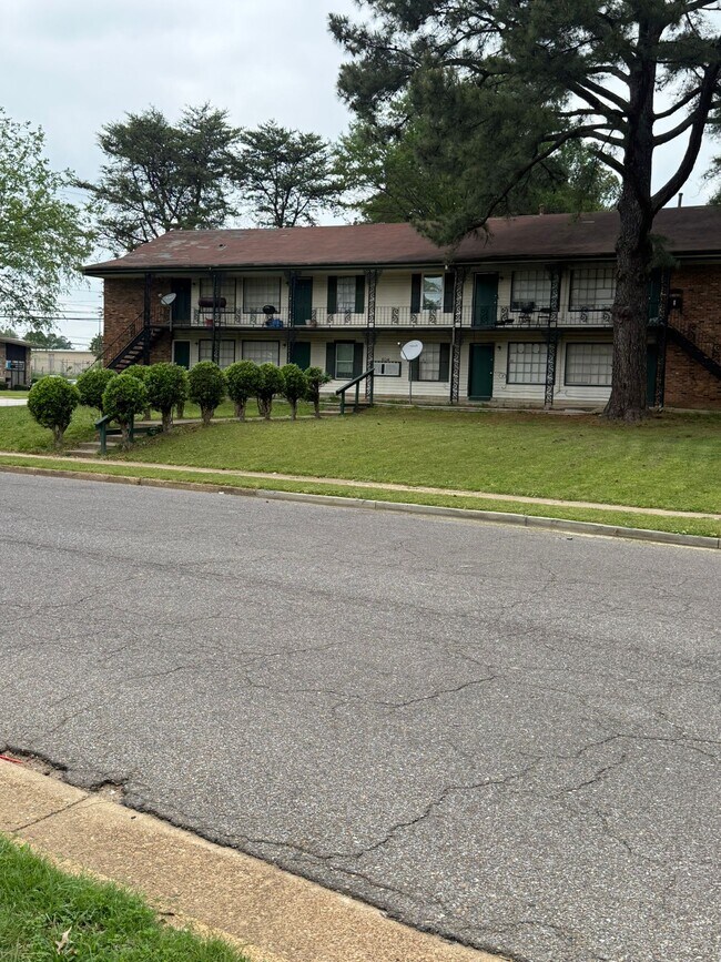 Photo - Cromwell Park Apartments