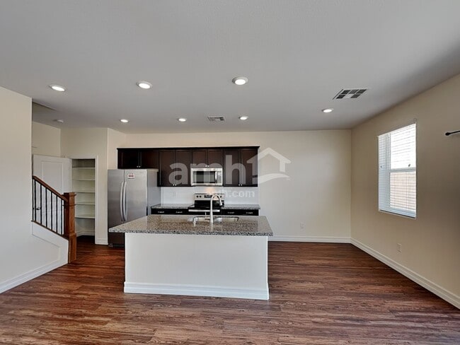 Photo - 5804 Petronius St