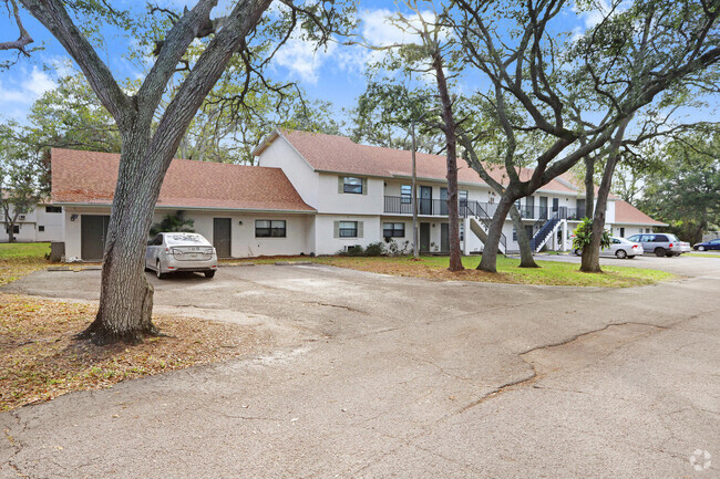 Building Photo - 2122 Bradford St Rental