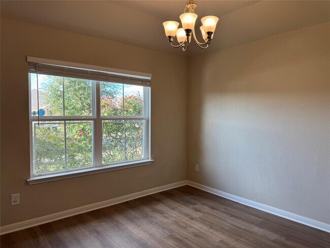 Photo - 510 Marklawn Ln