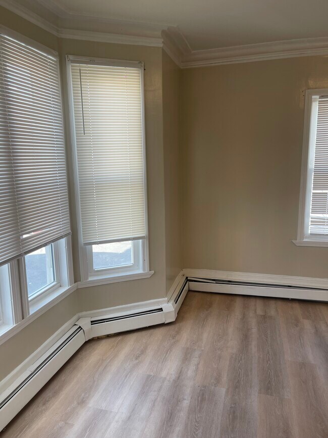 Photo - 30 Pekin St Unit Apt2