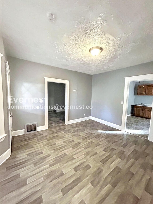 Photo - 3443 Regent Rd Unidad 1