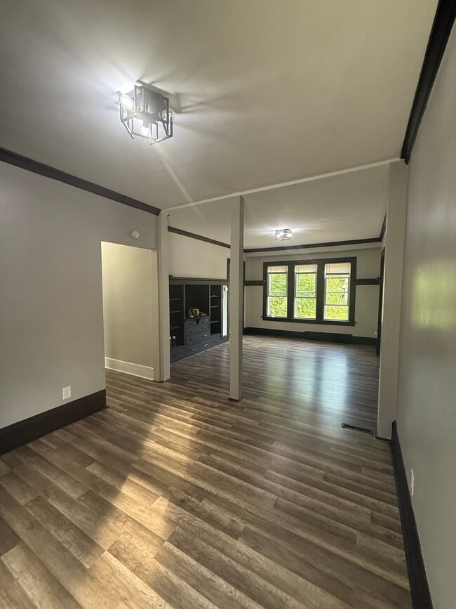 Photo - 436 W Burleigh St Unidad A