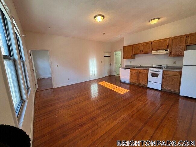 Photo - 163 Strathmore Rd Unidad 3