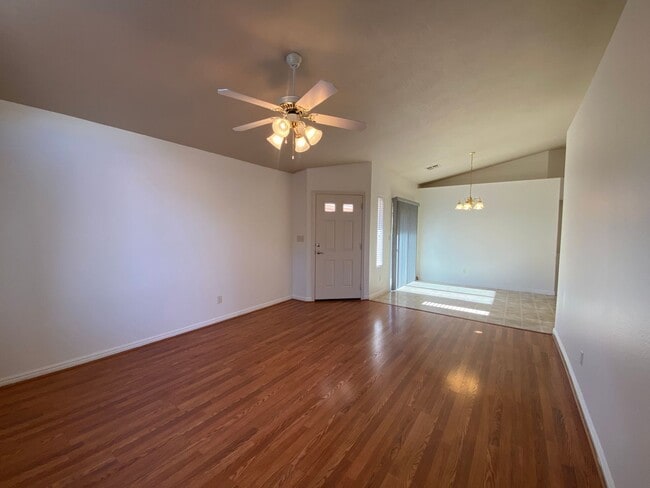 ADORABLE HOUSE FOR RENT IN HURRICANE - ADORABLE HOUSE FOR RENT IN HURRICANE