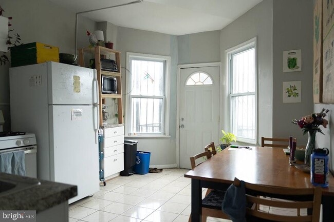Photo - 307 E 25th St Unit APARTMENT 2