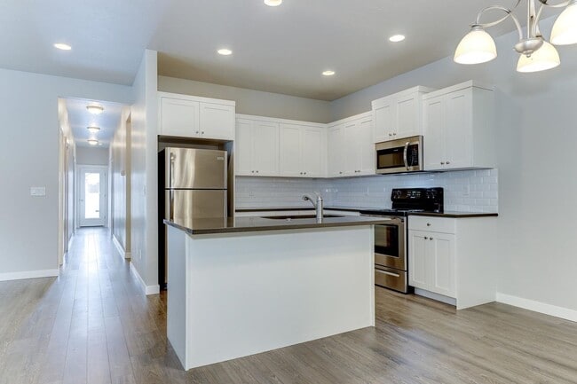 Building Photo - 2207 Ison Ct Unit #102