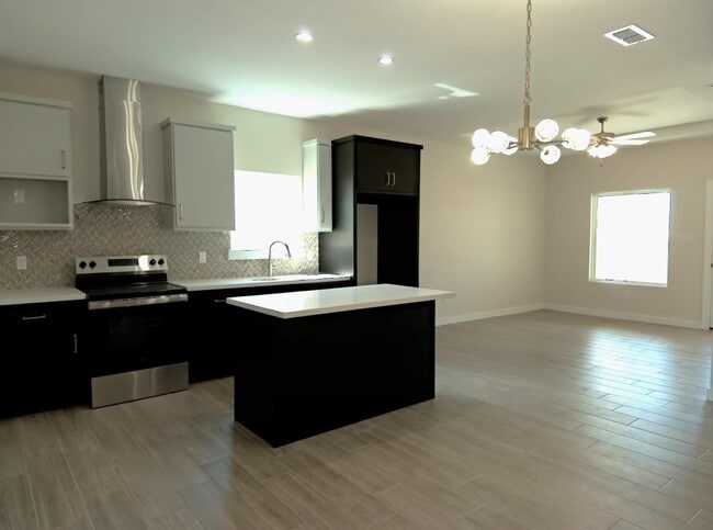 Photo - 5928 Heather Loop