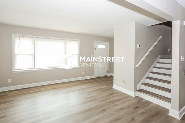 Photo - 4 Bedroom Pet-Friendly Home in Charlotte, NC with Main Street Renewal