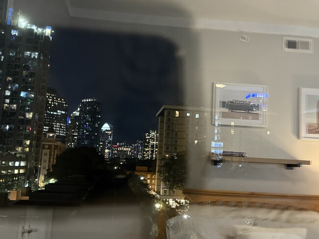 Building Photo - 715 N Church St Unit 601