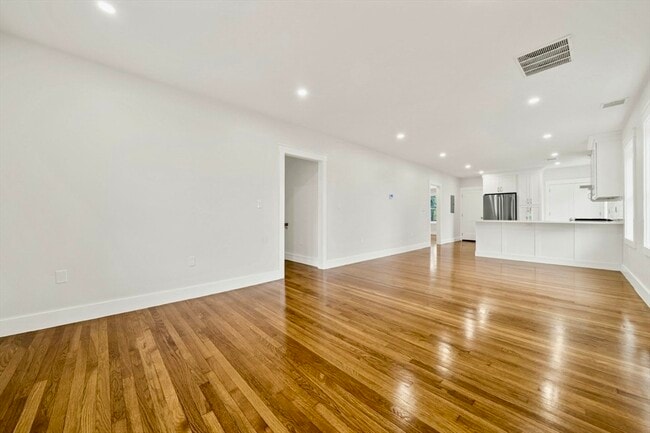 Photo - 10 Whitford St