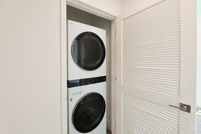 Photo - 4000 Mont Clair Apartments