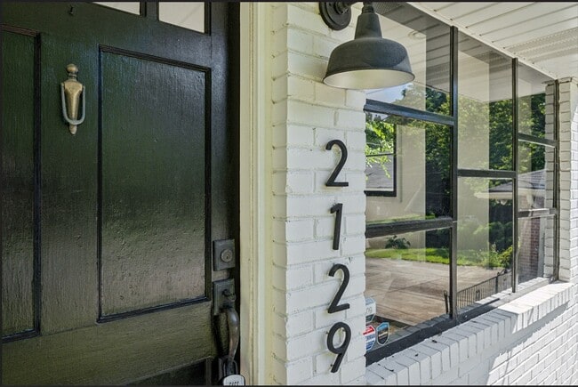 Photo - 2129 Arlington Ave NE