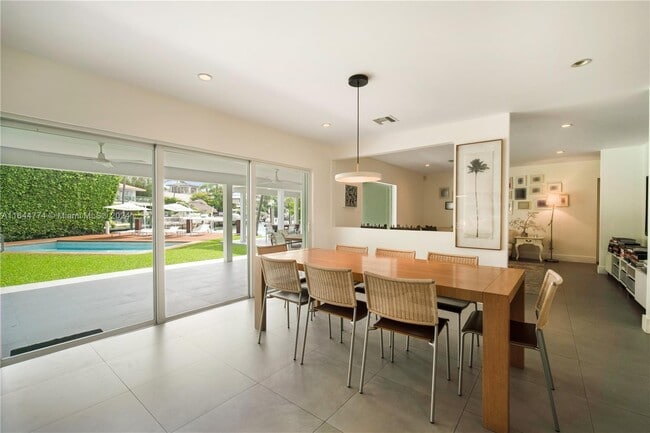 Photo - 861 Harbor Dr