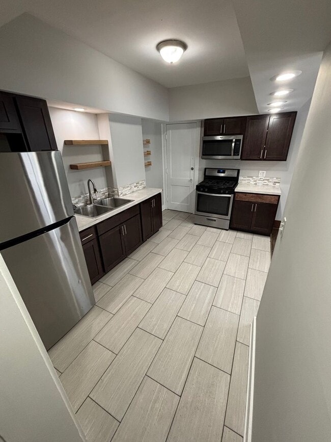 Photo - 827 Watson St SW Unit 829