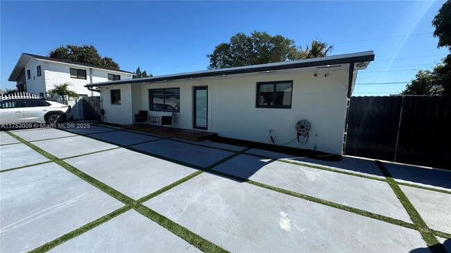 Building Photo - Northwest 38th Avenue, Miami Gardens, FL 3... Rental