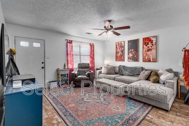 Photo - 1116 W Nettleton Ave