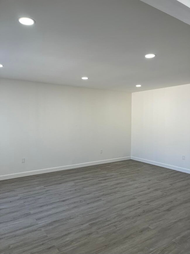 Living Room - 18371 Patterson Ln Unit Marie