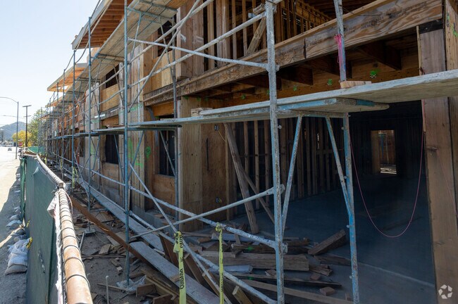 MAR 2022 - Honolulu Hills Condominiums