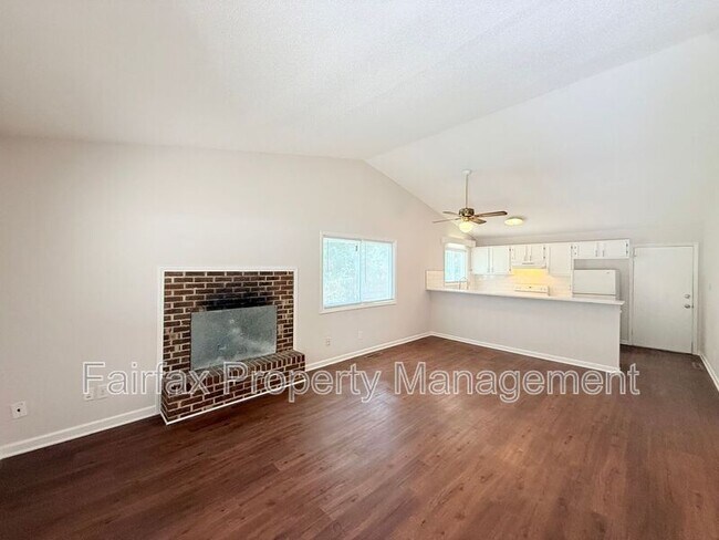 Photo - 475 Cedar Lake Rd Unit A