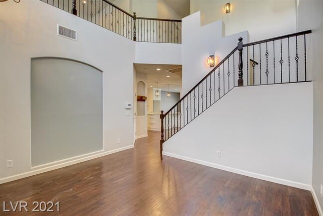 Photo - 5597 Jelsma Ave