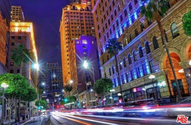 Photo - 727 W 7th St Unit 623