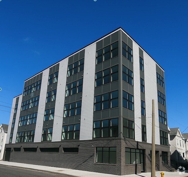Building Photo - 168 Emmet St Rental