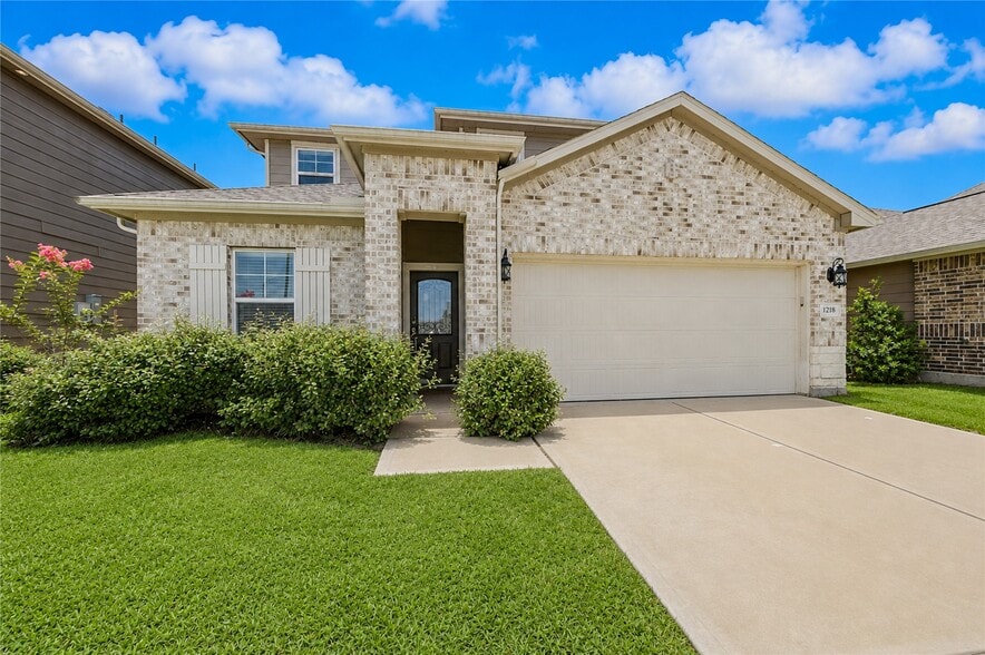 1218 Glendora Dr
