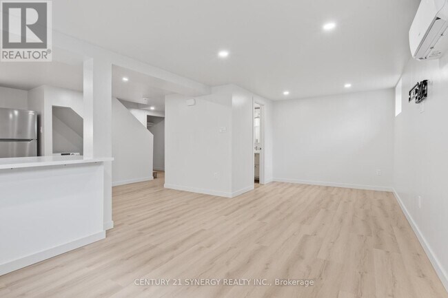 Photo - 93C Tarquin Crescent