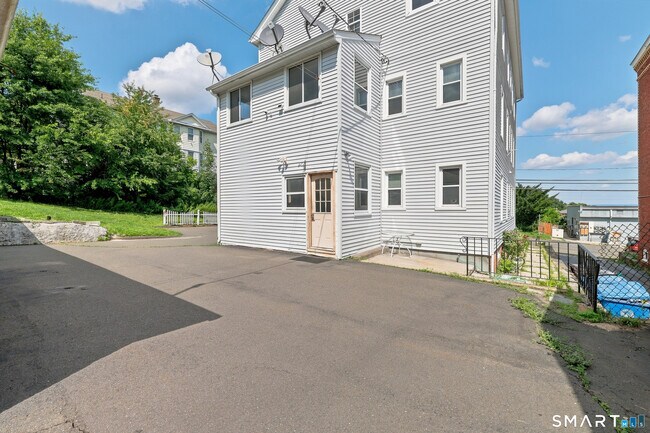Photo - 126 Booth St Unit 3