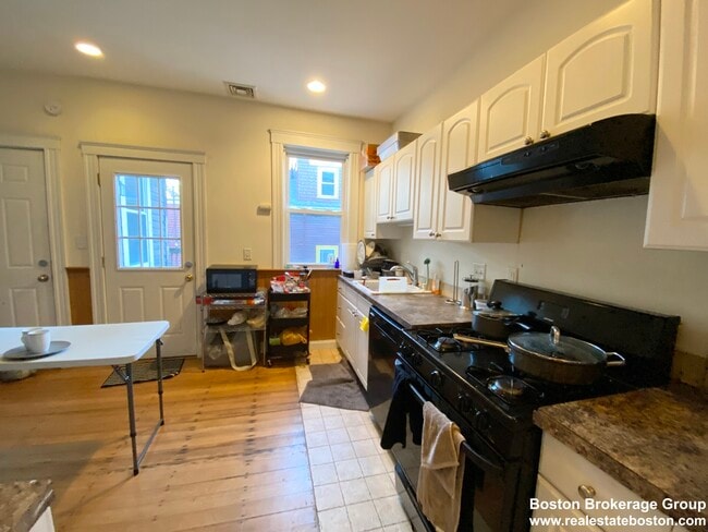Photo - 37 Hillside St
