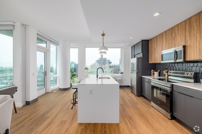 2BR, 2BA - 1054SF - Kitchen
