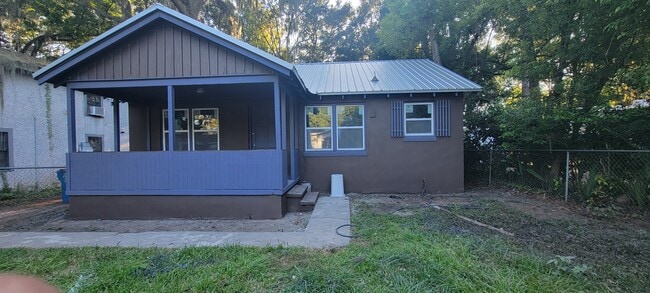 Building Photo - Ellis St