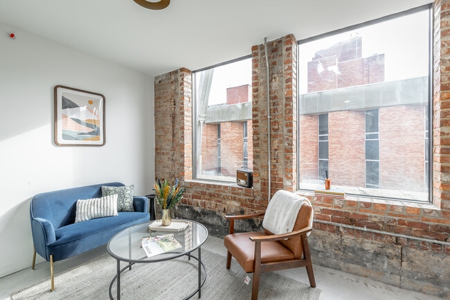 Photo - 117 E 7th St