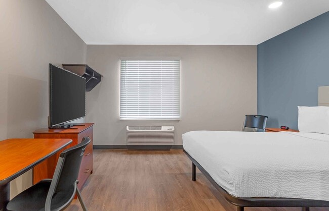 Furnished Studio-Fort Myers - Northeast