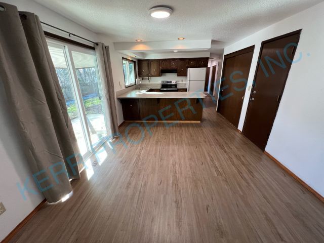 Photo - 18138 Seaman Ave