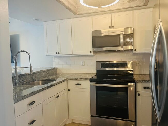 Photo - 3142-3153 Sir Hamilton Cir