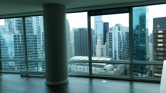 Photo - 535 N McClurg Ct Unit 2