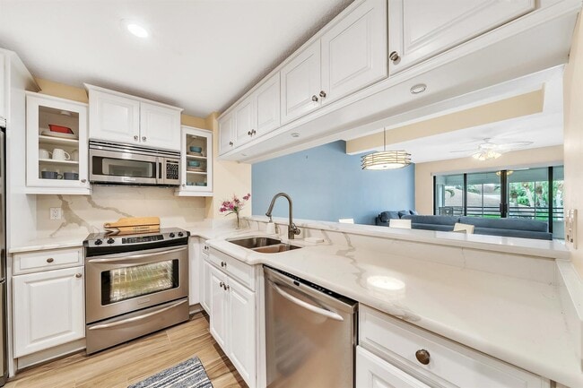 Photo - 827 Oak Harbour Dr Unit 827