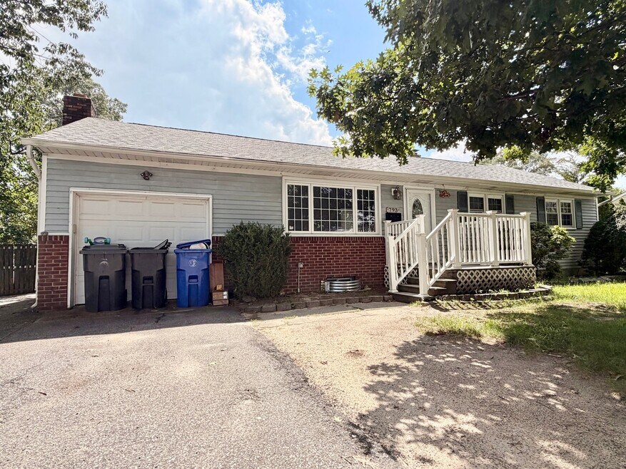 793 Bay Ave