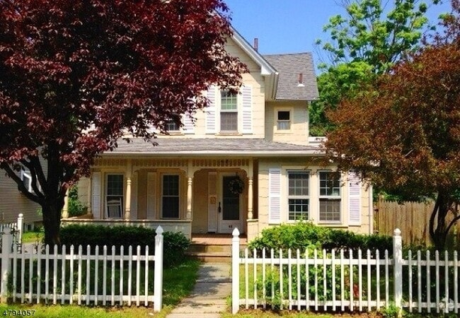 Building Photo - 62 Woodside Ave Rental