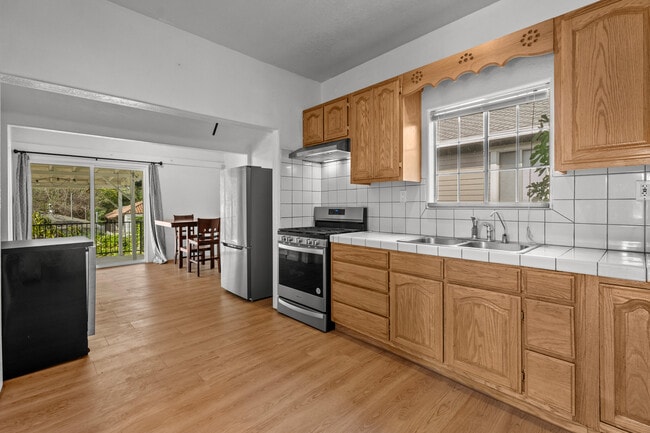 Photo - 1635 McCollum St