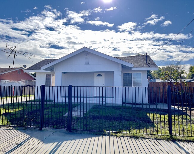 Building Photo - 1440 W Grand Ave Rental