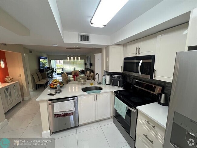 Building Photo - 2379 SW 15th St Unit 119 Rental