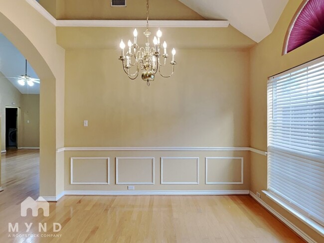 Photo - 102 Elm Fork Dr