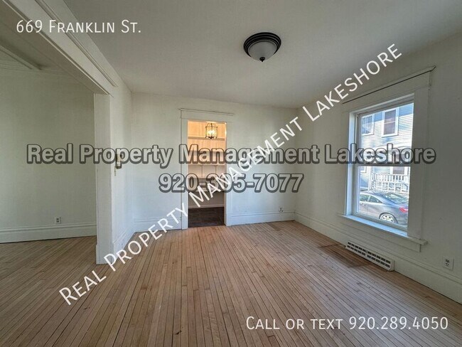 Photo - 669 Franklin St