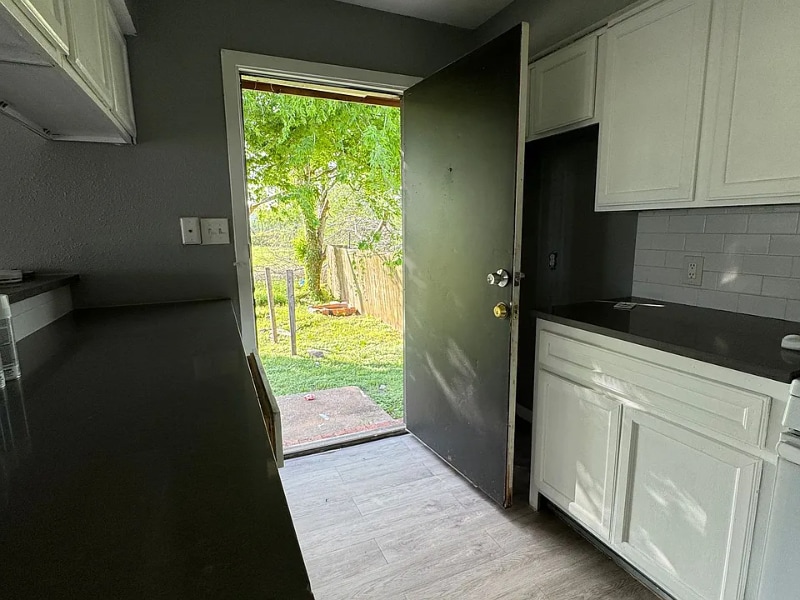 Photo - 618 Wiles St Apartment Unit 9